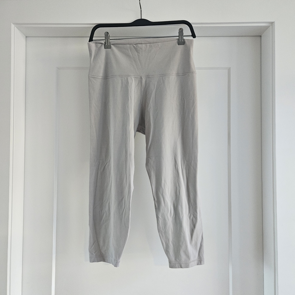 Aritzia Golden Collection Light Gray Cropped Leggings